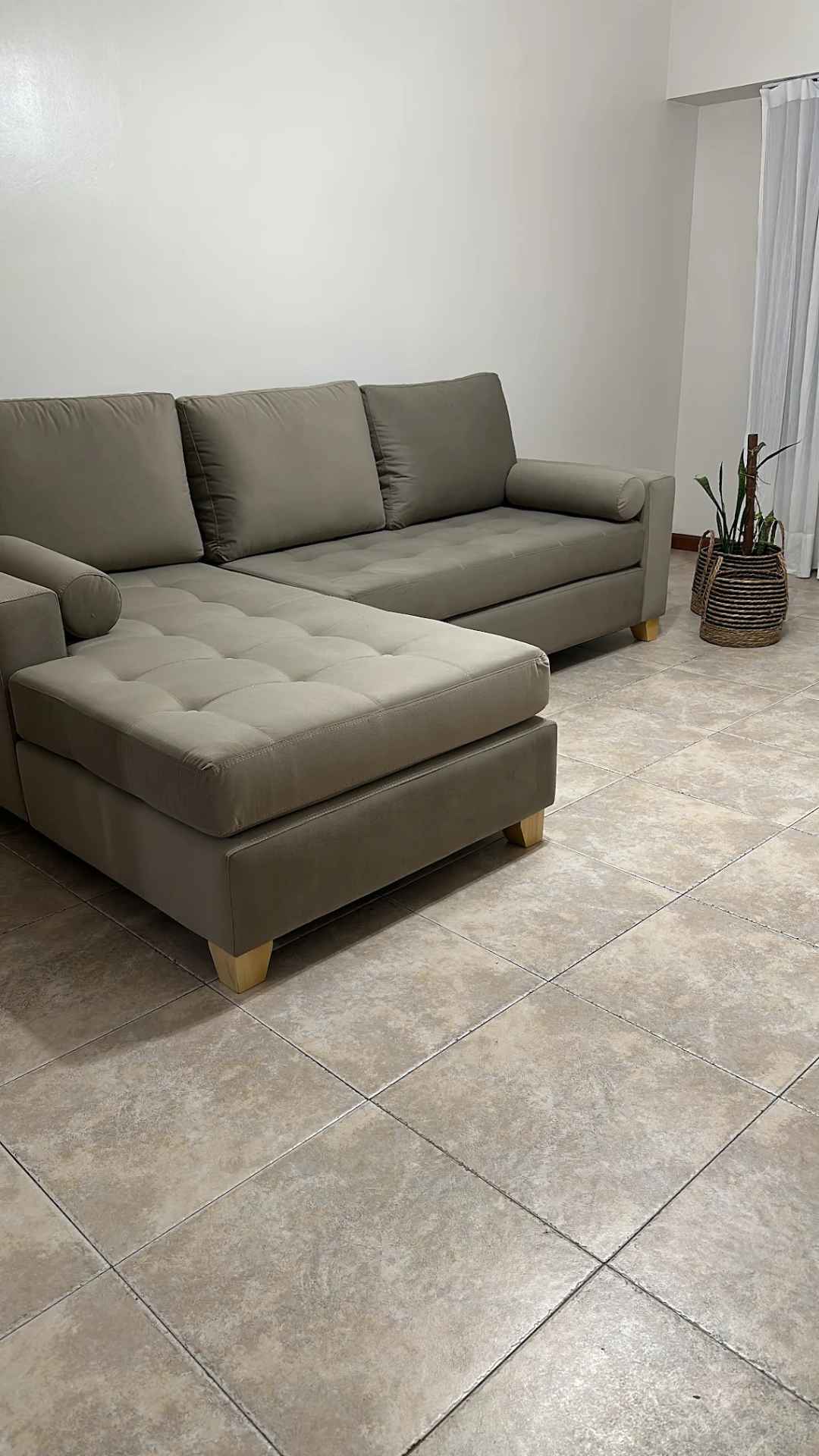 Rinconero a medida en el living de una clienta - ID HOME